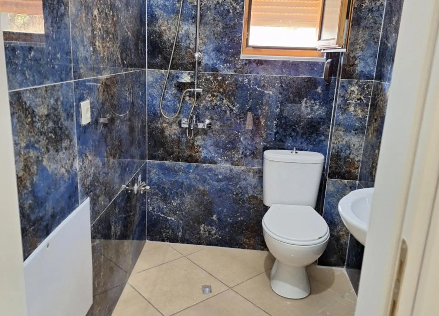 Villa 3 Bedrooms Sea And Lake View Sarandë