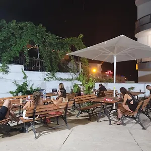 Albergue K13, Sarandë