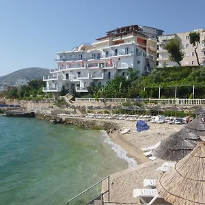 Maestral Sarandë
